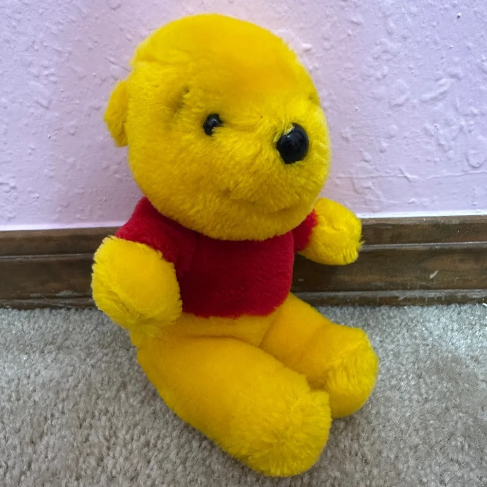 Vintage Winnie The Pooh Sears Walt Disney World Small 6” Plush Bear